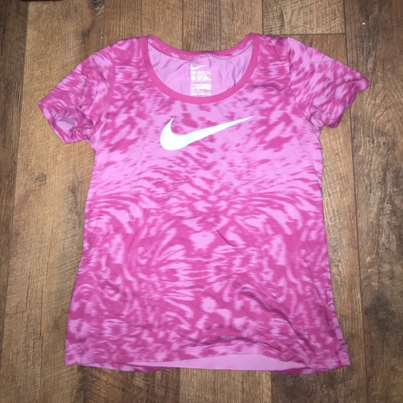 Pink Nike short sleeve - Picture 1 of 1